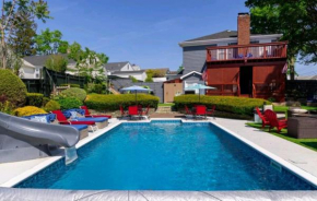 Huge pool hot tub 3 min downtown Providence
